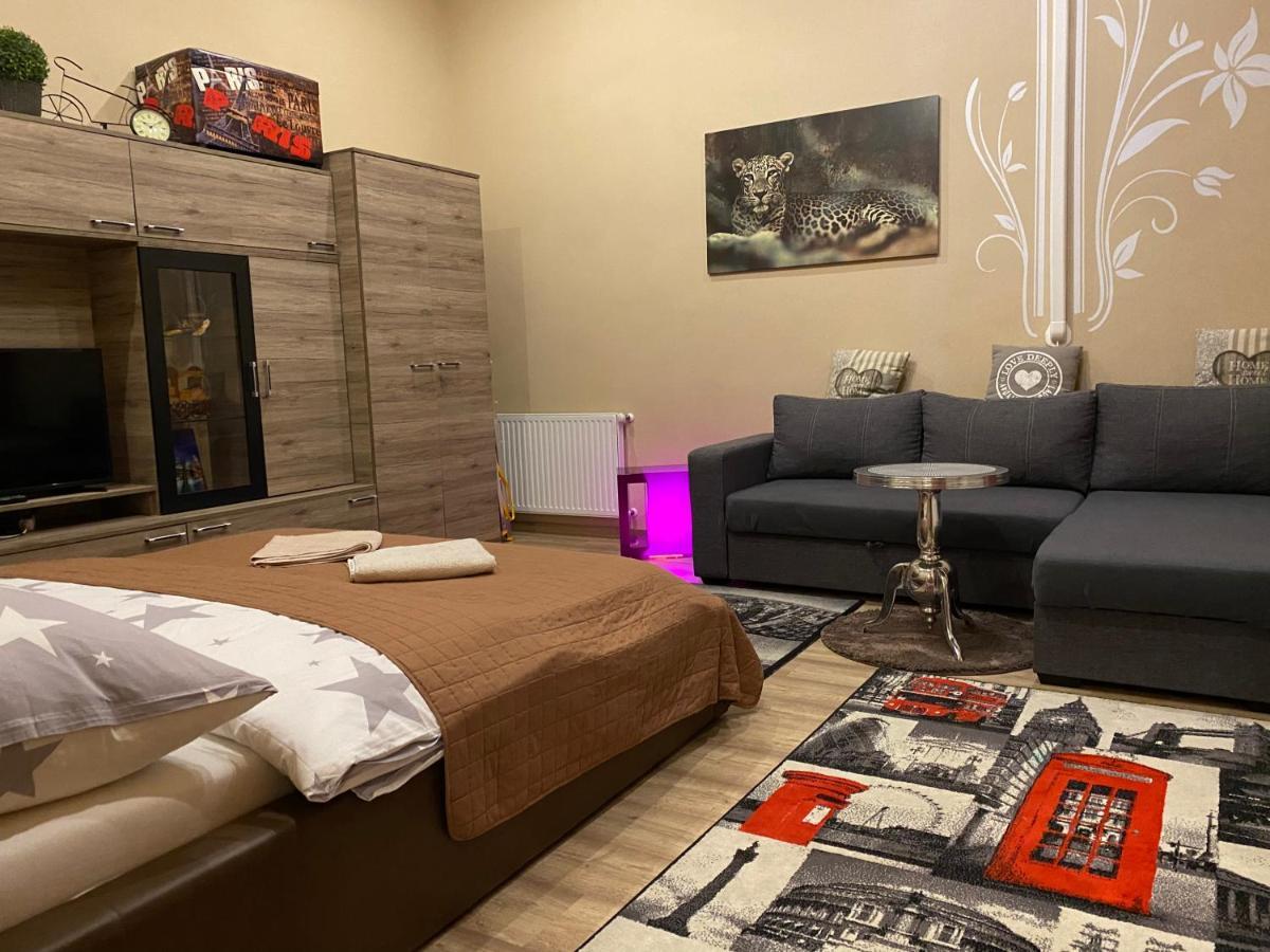 Apartment Near Opera In Downtown Budapest Kültér fotó